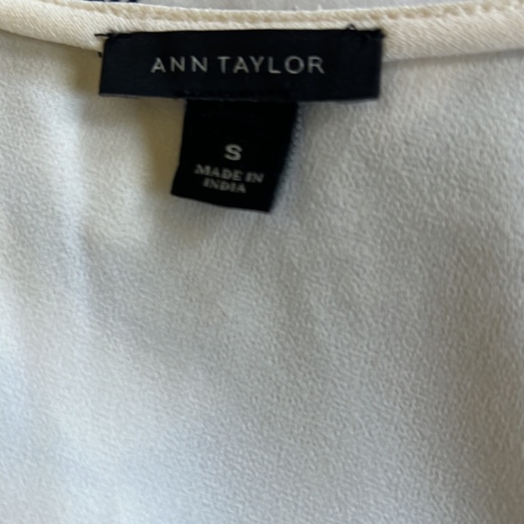 Ann Taylor sleeveless top - Picture 2 of 3